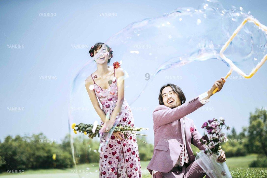 救援旅行男孩